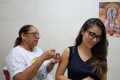 notícia: Adolescentes devem se vacinar contra HPV e meningite C