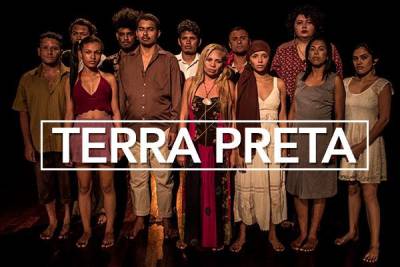 galeria: Margarida Schivasappa recebe espetáculo Terra Preta