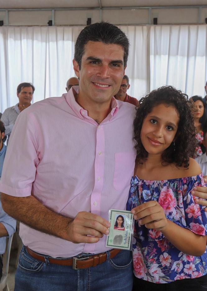 O governador do Estado, Helder Barbalho, entregou neste sábado (2), a nova delegacia do município de Jacundá e um posto de identificação no município do sudeste do Pará. O espaço passou por uma reforma completa, que foi realizada com recursos do Fundo de Investimento em Segurança Pública (FISP), com custo total de R$ 987.633,15. Na foto, Hemilly Fernandes

FOTO: MARCO SANTOS/AG. PARÁ
DATA: 31.01.2019
JACUNDÁ - PARÁ <div class='credito_fotos'>Foto: Marco Santos / Ag. Pará   |   <a href='/midias/2019/originais/05492662-2636-4b32-9386-1ce097bebccf.jpg' download><i class='fa-solid fa-download'></i> Download</a></div>