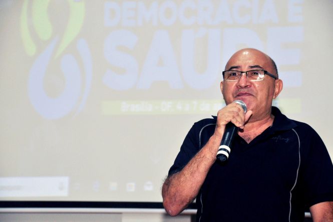 Belém sedia até esta quinta-feira (18), a Oficina Macrorregional Norte sobre Orçamento e Financiamento do Sistema Único de Saúde (SUS), realizada pelo Conselho Nacional de Saúde (CNS). O evento começou nesta quarta-feira (17), no auditório do Instituto de Gestão Previdenciária do Estado do Pará (Igeprev), e conta com a participação de conselheiros estaduais e municipais dos estados do Acre, Amapá, Amazonas, Pará, Rondônia, Roraima e Tocantins.
Na foto Pedro Gonçalves de Oliveira Neto.

FOTO: JOSÉ PANTOJA / ASCOM SESPA
DATA: 17.04.2019
BELÉM - PARÁ <div class='credito_fotos'>Foto: José Pantoja/ Sespa   |   <a href='/midias/2019/originais/0671f8fa-cf87-41b8-94a9-9279a756c9b5.jpg' download><i class='fa-solid fa-download'></i> Download</a></div>