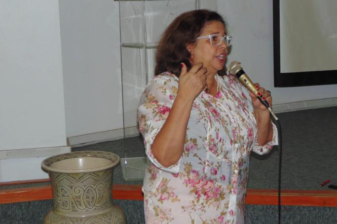 Uma palestra sobre “Saúde e Sexualidade nas Etapas de Vida da Mulher: Questões Relevantes”, proferida pela ginecologista e obstetra Sandra Helena Moraes Leite, marcou nesta quinta-feira (14), no auditório do Laboratório Central do Estado (Lacen-PA), as comemorações pelo Dia Internacional da Mulher - 8 de Março. O evento, que reuniu cerca de 60 servidores, foi organizado pelo Serviço de Atenção à Saúde e Segurança do Trabalhador (SASST), Coordenação da Qualidade e Biossegurança e Comissão de Eventos. A abertura foi feita pela coordenadora do SASST, Micheline Ramos, que definiu o evento como mais uma iniciativa do que preconiza o Programa de Controle Médico de Saúde Ocupacional (PCMSO).
FOTO: ASCOM / SESPA
DATA: 15.03.2019
BELÉM - PA <div class='credito_fotos'>Foto: ASCOM / SESPA | <a href='/midias/2019/originais/069cbf96-f5a7-420f-a3c5-bdd7abd796a9.jpg' download><i class='fa-solid fa-download'></i> Download</a></div>
