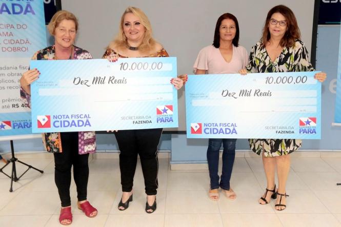 A Secretaria de Estado da Fazenda (Sefa) realizou na noite desta terça-feira (26) a entrega dos prêmios do 26º sorteio do Programa Nota Fiscal Cidadã, de estímulo à cidadania fiscal, durante evento na Faculdade Estácio FAP, em Belém.

FOTO: RICARDO AMANAJÁS / AGÊNCIA PARÁ
DATA: 26.03.2019
BELÉM - PARÁ <div class='credito_fotos'>Foto: Ricardo Amanajás / Ag. Pará   |   <a href='/midias/2019/originais/073f909c-ba53-42df-b078-a863ec4988c2.jpg' download><i class='fa-solid fa-download'></i> Download</a></div>