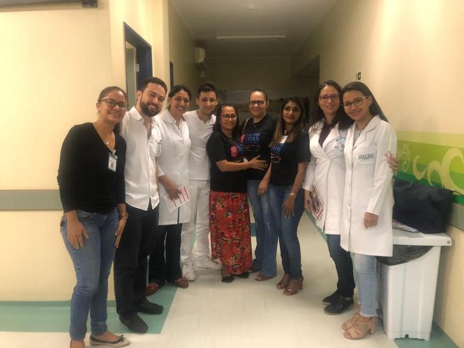 O Hemonúcelo de Tucuruí realizou durante o mês de fevereiro, na Unidade de Alta Complexidade em Oncologia Dr. Vítor Moutinho, treinamento para “Formação de Agentes Multiplicadores”.  O objetivo é fazer com que os funcionários da unidade possam ser agentes multiplicadores entre pacientes, familiares e população em geral, sobre a importância da doação de sangue.

FOTO: ASCOM / HEMOPA
DATA: 28.02.2019
BELÉM - PARÁ <div class='credito_fotos'>Foto: Ascom Hemopa   |   <a href='/midias/2019/originais/0747ef8f-2e47-4db1-9a92-1eeed94b5b2a.jpg' download><i class='fa-solid fa-download'></i> Download</a></div>