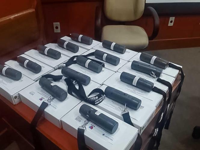 A voz é uma das principais ferramentas de comunicação usadas pelo ser humano. É produzida na laringe pelas vibrações das pregas vocais sob pressão do ar vinda dos pulmões durante o ato da expiração. Mas aqueles submetidos à laringectomia total, (remoção da laringe devido ao câncer, incluindo a cartilagem tireoide, cordas vocais e epiglote), perdem a voz definitivamente. Uma situação que interfere na vida pessoal e profissional das pessoas.

FOTO: DIVULGAÇÃO
DATA: 26.02.2019
BELÉM - PA <div class='credito_fotos'>Foto: Divulgação   |   <a href='/midias/2019/originais/07aa0d89-0a43-4ab9-b25d-b8c01aacff3e.jpg' download><i class='fa-solid fa-download'></i> Download</a></div>