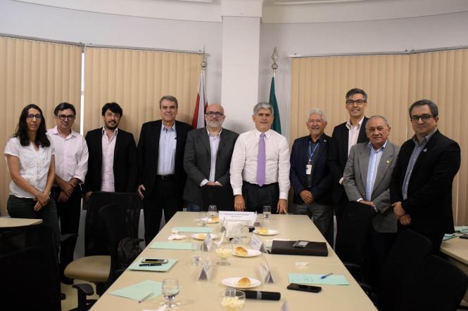 O novo titular da Secretaria de Ciência, Tecnologia e Educação Profissional e Tecnológica (Sectet), Carlos Edilson de Almeida Maneschy, participou, na manhã desta terça-feira (22), de uma reunião extraordinária do Fórum das Instituições de Ensino Superior e de Pesquisa do Pará. O encontro, que ocorreu na sede da Sectet, teve o objetivo reafirmar a importância do diálogo entre as instituições e o Governo do Pará, além de apresentar alguns questionamentos para a nova gestão.

FOTO: ASCOM SECTET
DATA: 22.01.2019
BELÉM - PARÁ <div class='credito_fotos'>Foto: Ascom Sectet   |   <a href='/midias/2019/originais/0859919e-fb97-42c4-91ab-f90944914246.jpg' download><i class='fa-solid fa-download'></i> Download</a></div>