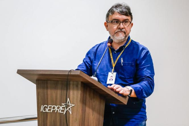 As premissas e metas fiscais que deverão ser estabelecidas pela Lei de Diretrizes Orçamentárias (LDO) 2020 foram discutidas, na manhã desta terça-feira (16), durante audiência pública realizada pela Secretaria de Estado de Planejamento (Seplan). A oitiva, realizada no auditório do Instituto de Gestão Previdenciária do Estado do Pará (Igeprev), reuniu quase 160 pessoas. Na ocasião, o público pode apresentar sugestões e fazer questionamentos relacionados ao projeto de lei.
Na foto Denis Figueiredo.


FOTO: MAYCON NUNES / AGÊNCIA PARÁ
DATA: 16.04.2019
BELÉM - PARÁ <div class='credito_fotos'>Foto: Maycon Nunes / Ag. Pará   |   <a href='/midias/2019/originais/0873c68d-7ab5-4650-a999-d34bfccf371d.jpg' download><i class='fa-solid fa-download'></i> Download</a></div>