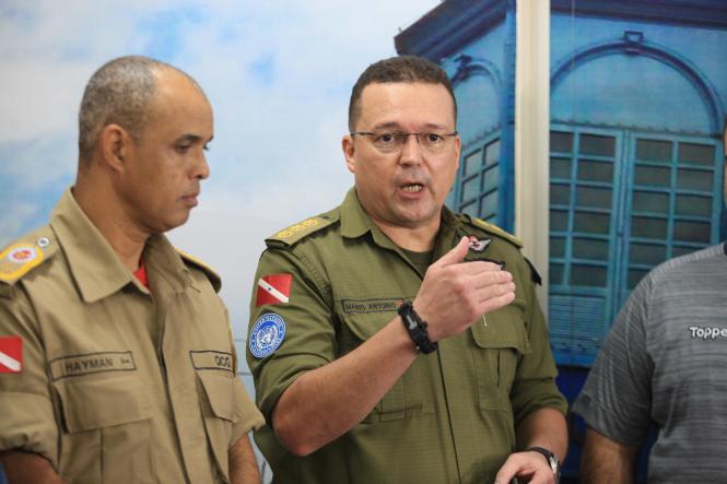 O Estádio Olímpico do Pará, o Mangueirão, será liberado de forma parcial a partir do próximo domingo (27), para a realização dos jogos do Pazarão 2019. A informação foi confirmada pelo Governo do Estado durante coletiva na manhã deste sábado (19). Na ocasião, também foi divulgado o resultado do laudo sobre o desabamento de parte da cobertura do estádio. O incidente ocorreu no último dia 9, quando uma placa de cerca de 50 centímetros desabou do teto, no lado A do estádio. Na foto, coronel Mário Antônio, comandante do Policiamento Especializado.

FOTO: SIDNEY OLIVEIRA/AGÊNCIA PARÁ
DATA: 19.01.2019
BELÉM - PARÁ
 <div class='credito_fotos'>Foto: Sidney Oliveira/Ag. Pará   |   <a href='/midias/2019/originais/08913948-2a72-4867-9355-1ead3628d58f.jpg' download><i class='fa-solid fa-download'></i> Download</a></div>