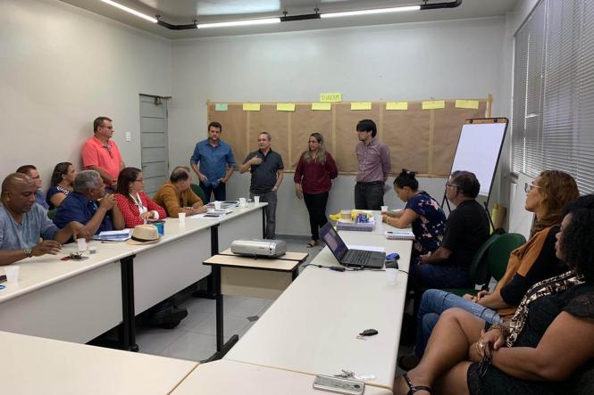 Os servidores da Secretaria de Estado de Desenvolvimento Agropecuário e da Pesca (Sedap) participam durante toda esta semana da oficina de trabalho sobre as novas diretrizes de atuação da Sedap no meio rural. “Será um trabalho participativo, técnico e dinâmico voltado ao atendimento do agricultor familiar. Queremos que a secretaria volte a ser referência no meio rural em toda a região norte do país”, explicou o secretário, Hugo Suenaga.

FOTO: ASCOM SEDAP
DATA: 15.01.2019
BELÉM - PARÁ <div class='credito_fotos'>Foto: Ascom Sedap   |   <a href='/midias/2019/originais/093ae576-5c78-41a6-9e81-f7a7c0f78cbc.jpg' download><i class='fa-solid fa-download'></i> Download</a></div>