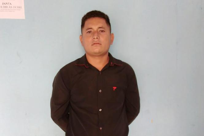 Em apenas dois dias, cinco acusados de envolvimento em roubos foram capturados no município de Oeiras do Pará (Região do Baixo Tocantins), como resultado de ações de combate ao crime, realizadas pelas polícias Civil e Militar. Foram quatro prisões em apenas um dia. Na quinta-feira (14), policiais civis recapturaram Hilton Santos Monteiro, que estava foragido. Ele foi localizado por policiais civis que apuravam denúncia anônima sobre o paradeiro de um suposto foragido.

FOTO: ASCOM POLÍCIA CIVIL
DATA: 16.03.2019
OEIRAS DO PARÁ <div class='credito_fotos'>Foto: Ascom / Polícia Civil   |   <a href='/midias/2019/originais/09cf6ac2-5e3e-452f-806c-9ce746fc1b6c.jpg' download><i class='fa-solid fa-download'></i> Download</a></div>