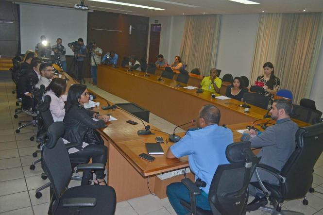 COLETIVA 
O Cabo PM Heleno Arnaud Carmo de Lima, conhecido como Cabo Leno, foi preso, na manhã desta quarta-feira (30), acusado de participação em uma série de homicídios que ocorreram na Região Metropolitana de Belém nos dias 20 e 21 de janeiro de 2017 e outros crimes.

FOTO: ELIELSON MODESTO / ASCOM SEGUP <div class='credito_fotos'>Foto: Elielson Modesto / Ascom Segup   |   <a href='/midias/2019/originais/0a672123-19dc-42e1-ab91-b0bcf04163d7.jpg' download><i class='fa-solid fa-download'></i> Download</a></div>