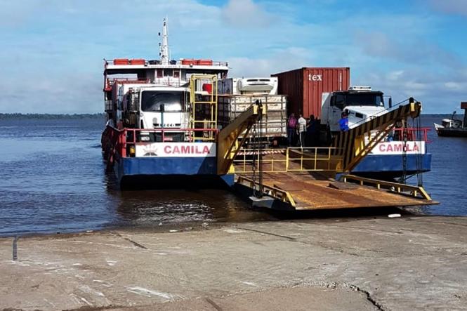 A Agência de Regulação e Controle dos Serviços Públicos do Pará (Arcon-Pa) iniciou, na manhã desta segunda-feira (15), no porto de Icoaraci, a travessia para Barcarena via ferry boat. 

FOTO:ASCOM /  ARCON 
DATA: 15.04.2019
ICOARACI - PARÁ <div class='credito_fotos'>Foto: Ascom Arcon   |   <a href='/midias/2019/originais/0b13781c-7d5a-4ae5-864c-9ff43c5a8091.jpg' download><i class='fa-solid fa-download'></i> Download</a></div>