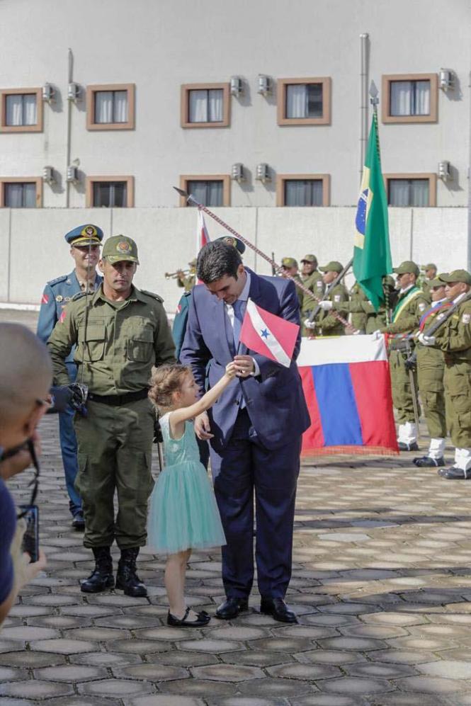 O novo Governador do Pará, Helder Barbalho (foto), participou na tarde desta terça-feira, 1° de janeiro, de ato solene na cidades de Marabá, marcando o início da sua gestão à frente do Estado do Pará.

FOTO: MARCO SANTOS
DATA: 01.01.2019
MARABÁ - PARÁ <div class='credito_fotos'>Foto: MARCO SANTOS   |   <a href='/midias/2019/originais/0cef92d4-20b6-47ba-90f9-30d3a9177276.jpg' download><i class='fa-solid fa-download'></i> Download</a></div>