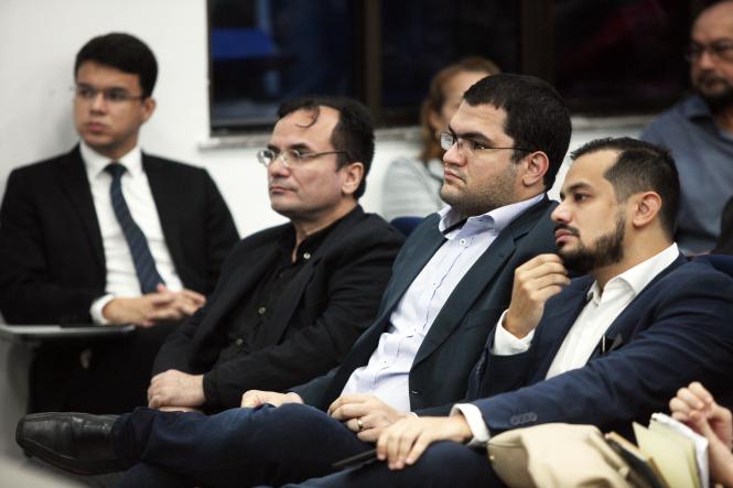 A Procuradoria Geral do Estado do Pará promoveu, na manhã desta sexta (25), uma reunião de integração com as unidades de consultoria jurídica da administração pública estadual. O evento ocorreu no auditório Edgar Olyntho Contente, na sede da PGE, e contou com a presença de procuradores do Estado, autárquicos e fundacionais; consultores jurídicos e advogados comissionados.

FOTO: WAGNER SANTANA / AG. PARÁ
DATA: 25.01.2019
BELÉM - PARÁ <div class='credito_fotos'>Foto: Wagner Santana / Ag. Pará   |   <a href='/midias/2019/originais/0cf29ed2-0aef-4124-8078-be89f320db28.jpg' download><i class='fa-solid fa-download'></i> Download</a></div>