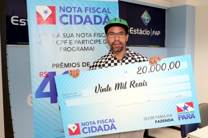 A Secretaria de Estado da Fazenda (Sefa) realizou na noite desta terça-feira (26) a entrega dos prêmios do 26º sorteio do Programa Nota Fiscal Cidadã, de estímulo à cidadania fiscal, durante evento na Faculdade Estácio FAP, em Belém.

FOTO: RICARDO AMANAJÁS / AGÊNCIA PARÁ
DATA: 26.03.2019
BELÉM - PARÁ <div class='credito_fotos'>Foto: Ricardo Amanajás / Ag. Pará   |   <a href='/midias/2019/originais/0d882475-4863-493f-9f05-e08fe189b02a.jpg' download><i class='fa-solid fa-download'></i> Download</a></div>