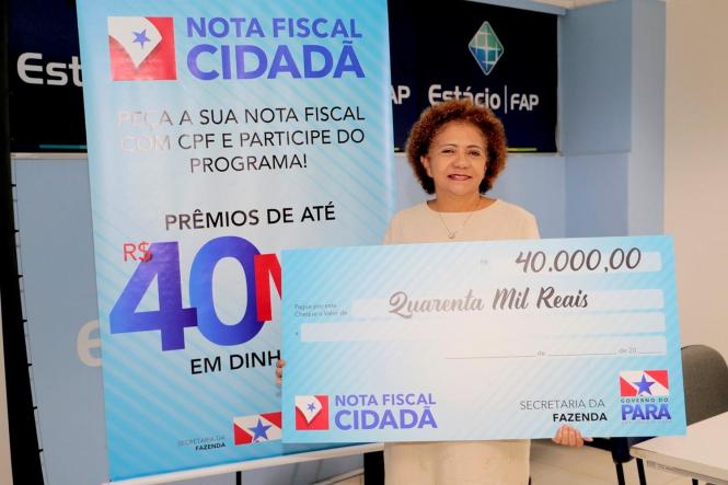 A Secretaria de Estado da Fazenda (Sefa) realizou na noite desta terça-feira (26) a entrega dos prêmios do 26º sorteio do Programa Nota Fiscal Cidadã, de estímulo à cidadania fiscal, durante evento na Faculdade Estácio FAP, em Belém.

FOTO: RICARDO AMANAJÁS / AGÊNCIA PARÁ
DATA: 26.03.2019
BELÉM - PARÁ <div class='credito_fotos'>Foto: Ricardo Amanajás / Ag. Pará   |   <a href='/midias/2019/originais/0e364cd2-ff5d-4fcf-8362-0cab9e647ec6.jpg' download><i class='fa-solid fa-download'></i> Download</a></div>
