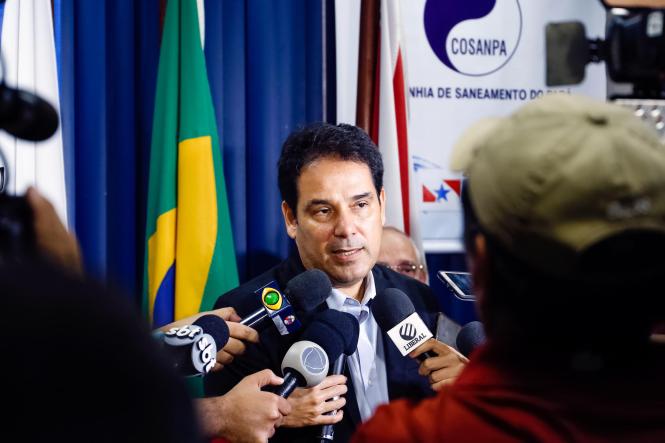 As obras nos filtros do Complexo Bolonha, responsável por 65% do abastecimento de toda a Região Metropolitana de Belém, seguem aceleradas para que o serviço seja 100% normalizado. Em coletiva realizada na tarde desta segunda-feira (15), a Compania de Saneamento do Pará (Cosanpa) informou que, além deste trabalho, outras obras de infraestrutura estão em execução. O objetivo principal é recuperar a produção de água nos 16 filtros do sistema, que funciona apenas com oito atualmente.

FOTO: JADER PAES / AGÊNCIA PARÁ
DATA: 15.04.2019
BELÉM - PARÁ <div class='credito_fotos'>Foto: JADER PAES / AGÊNCIA PA   |   <a href='/midias/2019/originais/111f4b55-c6fb-4b0c-8d57-89ce917113c4.jpg' download><i class='fa-solid fa-download'></i> Download</a></div>