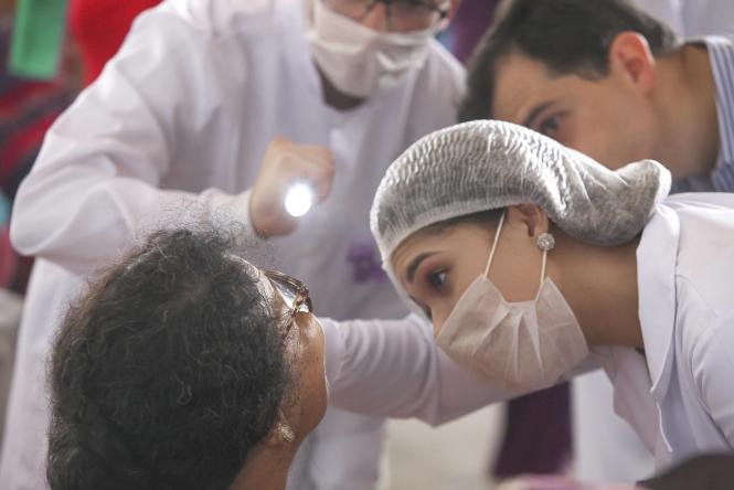 A Secretária de Saúde do Estado do Pará realizou, na manhã deste sábado (16), um evento voltado à comunidade do bairro da Terra Firme, em Belém. A ação social fez parte da programação da campanha Março Lilás, promovida pela Sespa durante este mês, no intuito de conscientizar mulheres sobre a prevenção do câncer de colo de útero.

FOTO: WAGNER SANTANA / AGÊNCIA PARÁ
DATA: 16.03.2019
BELÉM - PA
 <div class='credito_fotos'>Foto: Wagner Santana / Ag. Pará   |   <a href='/midias/2019/originais/14a4896e-6f99-47a0-b481-2401bf91fbf3.jpg' download><i class='fa-solid fa-download'></i> Download</a></div>