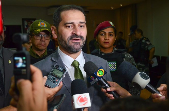 Os números da violência no Pará seguem reduzindo. Com o acréscimo de 200 militares da Força Nacional atuando na ostensividade, os crimes de furto, homicídio, latrocínio, lesão corporal seguida de morte e roubo tiveram redução, ao comparar o período de 18 de fevereiro a 24 de março, antes da chegada da Força Nacional, e 25 de março a 28 de abril, período que a FN já estava em atuação.

FOTO: ELIELSON MODESTO / ASCOM SEGUP
DATA: 30.04.2019
BELÉM - PARÁ <div class='credito_fotos'>Foto: Elielson Modesto / Ascom Segup   |   <a href='/midias/2019/originais/16f3ae60-9442-4b02-bca6-95ffe34f7e35.jpg' download><i class='fa-solid fa-download'></i> Download</a></div>