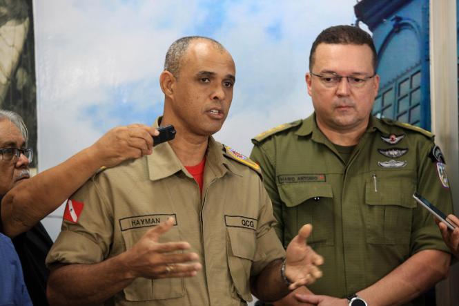 O Estádio Olímpico do Pará, o Mangueirão, será liberado de forma parcial a partir do próximo domingo (27), para a realização dos jogos do Pazarão 2019. A informação foi confirmada pelo Governo do Estado durante coletiva na manhã deste sábado (19). Na ocasião, também foi divulgado o resultado do laudo sobre o desabamento de parte da cobertura do estádio. O incidente ocorreu no último dia 9, quando uma placa de cerca de 50 centímetros desabou do teto, no lado A do estádio.Na foto, comandante geral do Corpo de Bombeiros, coronel Hayman Souza.

FOTO: SIDNEY OLIVEIRA/AGÊNCIA PARÁ
DATA: 19.01.2019
BELÉM - PARÁ
 <div class='credito_fotos'>Foto: Sidney Oliveira/Ag. Pará   |   <a href='/midias/2019/originais/173ee631-6c5d-4753-8bf2-bb7a91a85666.jpg' download><i class='fa-solid fa-download'></i> Download</a></div>