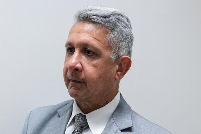 Uma reunião realizada na manhã desta quarta-feira (13), entre dirigentes da Superintendência do Sistema Penitenciário do Estado (Susipe) e representantes da Polícia Federal (PF), discutiu o planejamento para a implementação da coleta biométrica de presos no Pará. Mais de 19 mil presos no Pará devem ser inseridos em um banco de dados com as informações digitais.

FOTO: ASCOM / SUSIPE
DATA: 14.03.2019
BELÉM - PA <div class='credito_fotos'>Foto: ASCOM / SUSIPE   |   <a href='/midias/2019/originais/17824de1-b359-4081-90e1-38e8e6816120.jpg' download><i class='fa-solid fa-download'></i> Download</a></div>