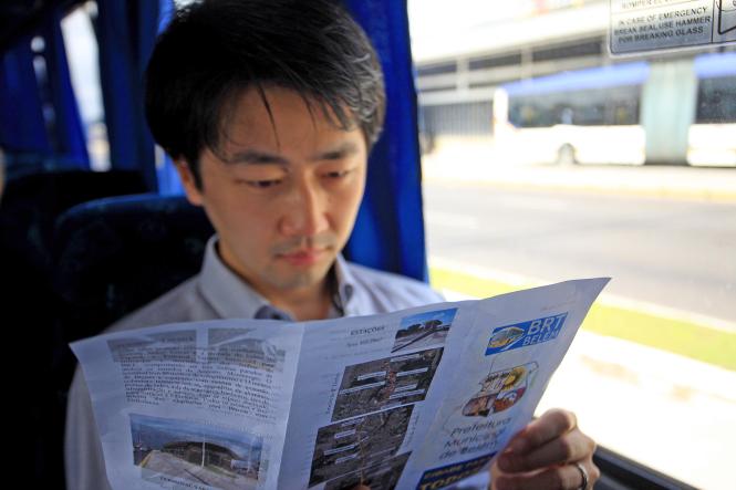 O governador Helder Barbalho reiterou, na tarde desta segunda-feira (28), o interesse do Estado em utilizar o saldo remanescente do contrato de financiamento da Agência de Cooperação Internacional do Japão (Jica) para obras de requalificação da BR-316. Os recursos serão destinados às obras complementares na rodovia, de extrema importância para a eficiência do sistema. A manifestação do chefe do Executivo ocorreu durante reunião com representantes da Jica no Brasil e diretores do Núcleo de Gerenciamento de Transporte Metropolitano (NGTM), na sede do Palácio do Governo, em Belém.

FOTO: MAYCON NUNES/AG. PARÁ
DATA: 29.01.2019
BELÉM - PARÁ <div class='credito_fotos'>Foto: Maycon Nunes / Ag. Pará   |   <a href='/midias/2019/originais/18698145-34c4-49d6-bdf3-f3159fe0c098.jpg' download><i class='fa-solid fa-download'></i> Download</a></div>