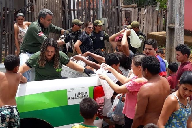 Mais de nove mil metros de malhas de pesca, sete amarradores, sete telões e uma arma caseira foram apreendidos durante a Operação Semana Santa, na região do Mosaico Lago de Tucuruí, no sudeste paraense.

FOTO: ASCOM / IDEFLOR-PA
DATA: 20.04.2019
TUCURUI - PARA <div class='credito_fotos'>Foto: ASCOM / IDEFLOR   |   <a href='/midias/2019/originais/18934121-7442-4afa-af21-7ca62d228477.jpg' download><i class='fa-solid fa-download'></i> Download</a></div>
