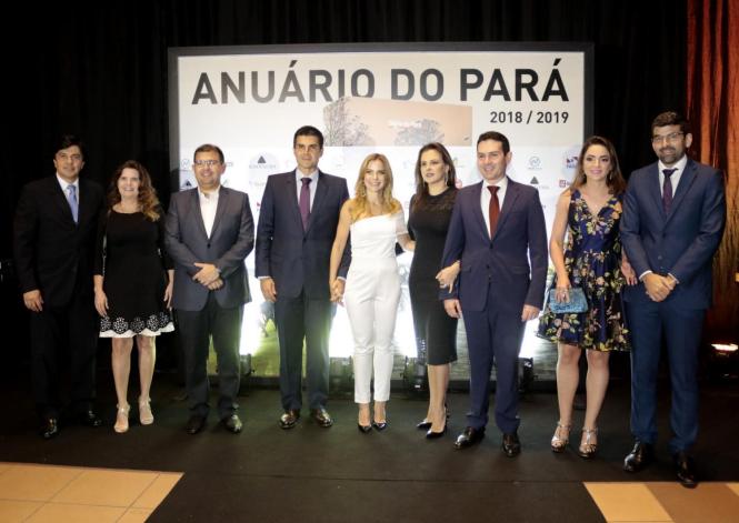 Durante a próxima missão do Programa Governo por Todo o Pará, que percorre Marabá e região entre os dias 2 e 5 de abril, será publicado o decreto permitindo a isenção de ICMS em 17% para a operação de ferro-gusa. A medida, que deve promover a abertura de 7 a 10 mil empregos imediatos, foi anunciada por Helder Barbalho durante o lançamento da 9ª edição do Anuário do Pará, na noite desta segunda-feira, 25, no teatro Maria Sylvia Nunes da Estação das Docas. 

FOTO: RICARDO AMANAJÁS / AGÊNCIA PARÁ
DATA: 26.03.2019
BELÉM - PARÁ <div class='credito_fotos'>Foto: Ricardo Amanajás / Ag. Pará   |   <a href='/midias/2019/originais/19a60520-d2ae-432f-a678-e42525e2a635.jpg' download><i class='fa-solid fa-download'></i> Download</a></div>