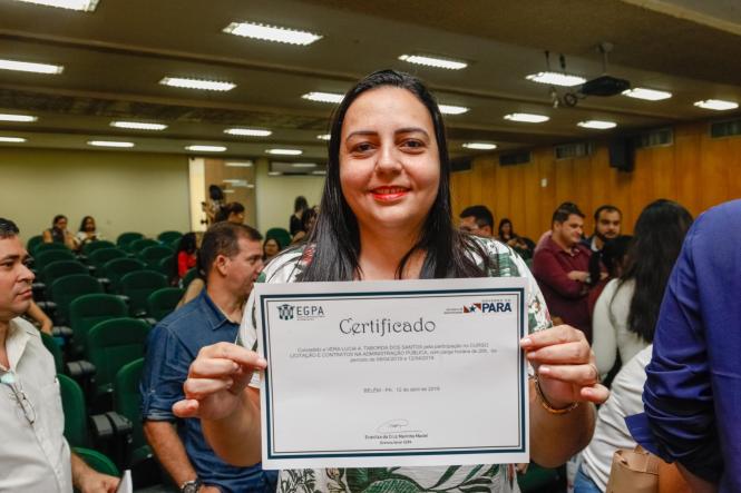 Concluiu-se nessa sexta-feira (12), mais uma semana de cursos ofertados pela Escola de Governança Pública do Estado do Pará (EGPA). Desta vez, no período de 08 a 12 de abril, cerca de 130 servidores receberam os certificados, durante cerimônia na sede do órgão, de Sistema Integrado de Administração Financeira para Estados e Municípios, (Siafem Operacional), Licitação e contratos na administração pública e Elaboração de projetos e captação de recursos.

FOTO: WAGNER SANTANA / AGÊNCIA PARÁ
DATA: 12.04.2019
BELÉM - PA <div class='credito_fotos'>Foto: Wagner Santana / Ag. Pará   |   <a href='/midias/2019/originais/1a43dccc-0fc9-42d7-b788-ea616766f9f9.jpg' download><i class='fa-solid fa-download'></i> Download</a></div>