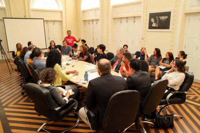 Sejudh debate ações no combate ao trabalho escravo e tráfico de pessoas.

Foto: Wagner Almeida / Ascom Sejudh
Data: 18.01.2019
Belém / Pa <div class='credito_fotos'>Foto: Wagner Almeida/ Ascom Sejudh   |   <a href='/midias/2019/originais/1ad20027-eb27-49ef-9479-dbb3c1c54610.jpg' download><i class='fa-solid fa-download'></i> Download</a></div>