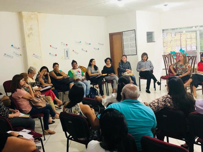 Representantes de órgãos governamentais, entidades filantrópicas e da sociedade civil reuniram, na última quinta-feira (28), no audiório da Seaster, para tratar da agenda do Comitê Estadual de Enfretamento à Violência Sexual Contra Crianças e Adolescentes. Durante o encontro, os presentes discutiram a quarta versão do Plano Estadual de enfrentamento à violência sexual.

FOTO: ASCOM / SEASTER
DATA: 29.03.2019
BELÉM - PARÁ <div class='credito_fotos'>Foto: ASCOM / SEASTER    |   <a href='/midias/2019/originais/1c598ba0-fb78-495d-97cd-4c677b5cfa96.jpg' download><i class='fa-solid fa-download'></i> Download</a></div>