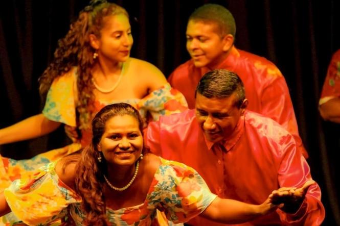 A atração desta sexta-feira (22), do projeto Pôr do Som, será do Grupo Paranativo. O show vai começar às 18h30, na orla do Armazém 03. A entrada é gratuita.

FOTO: DIVULGAÇÃO / ASCOM PARÁ2000
DATA: 21.02.2019
BELÉM - PARÁ <div class='credito_fotos'>Foto: ASCOM OS PARÁ 2000   |   <a href='/midias/2019/originais/1ce51bcd-b24b-49a8-93d0-2f7a2b759ffe.jpg' download><i class='fa-solid fa-download'></i> Download</a></div>