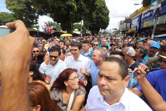 A cidade de Belém comemorou, neste sábado (12), seus 403 anos. Tradicionalmente, o mercado do Ver-o-Peso é sempre um dos principais palcos das comemoração pela data. O governador do Pará, Helder Barbalho, acompanhado do vice-governador, Lúcio Vale, de deputados estaduais, federais, vereadores e várias lideranças locais, esteve presente no mercado, celebrando a nova idade da capital do Estado.

FOTO: AG. PARÁ
DATA: 12.01.2019
BELÉM - PARÁ <div class='credito_fotos'>Foto: Agência Pará   |   <a href='/midias/2019/originais/1d6a44e6-e348-46fc-a61f-4b76728730df.jpg' download><i class='fa-solid fa-download'></i> Download</a></div>