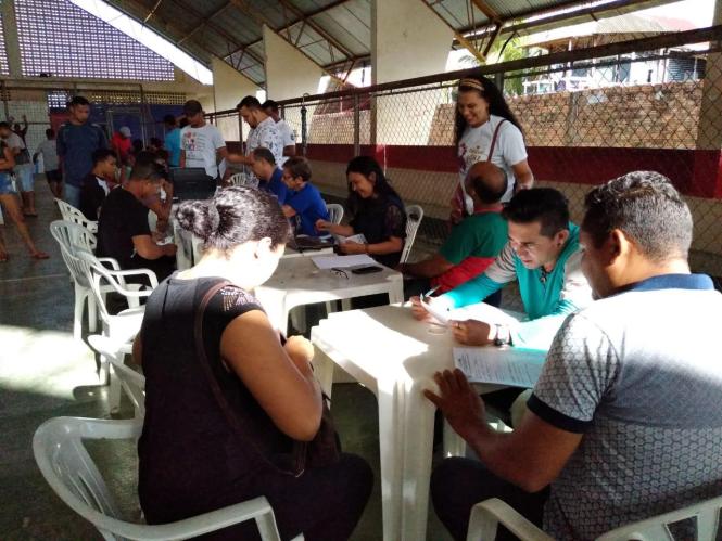 Mais de 200 pessoas, moradoras da cidade de curralinho, localizado na região do Marajó, participaram da Ação Cidadã promovida pela Secretaria de Estado de Segurança Pública (Segup), por meio da Diretoria de Prevenção, prefeitura municipal e parceiros. O evento ocorreu na Escola Francisco Chagas da Silva, nesta terça-feira, 19.

FOTO: DIVULGAÇÃO / ASCOM SEGUP
DATA: 20.03.2019
CURRALINHO - PARÁ <div class='credito_fotos'>Foto: Ascom Segup   |   <a href='/midias/2019/originais/20294345-c436-4c05-bdb5-df3acff0a433.jpg' download><i class='fa-solid fa-download'></i> Download</a></div>