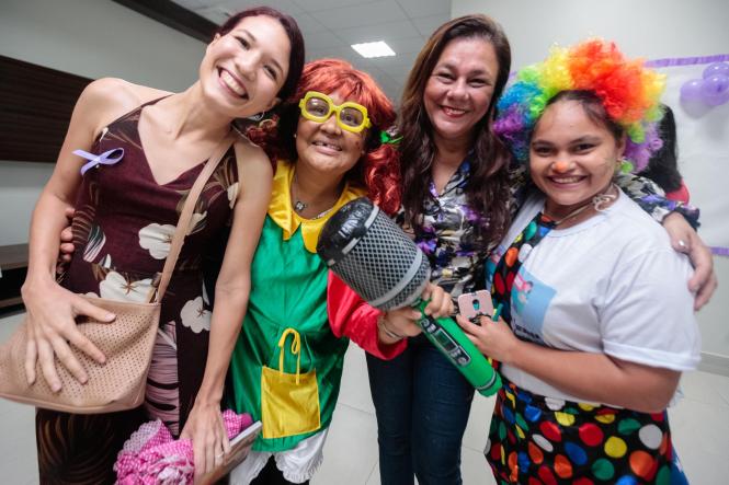 Gestões dos 144 municípios paraenses já estão convocadas a mobilizar mulheres adultas para a adesão ao exame preventivo a fim de detectar, o quanto antes, lesões que podem se transformar num câncer de colo de útero. Essa orientação é o mote da campanha “Março Lilás por todo o Pará”, que a Secretaria de Estado de Saúde Pública (Sespa) acaba de lançar a fim de combater a principal causa de morte por câncer de mulheres no Pará e como parte da programação do governo do Estado, em alusão ao mês da mulher.

FOTO: RICARDO AMANJÁS / AGÊNCIA PARÁ
DATA: 12.03.2019
BELÉM - PA <div class='credito_fotos'>Foto: Ricardo Amanajás / Ag. Pará   |   <a href='/midias/2019/originais/2056aac9-36e0-4c3a-a170-3f9848e9a0fc.jpg' download><i class='fa-solid fa-download'></i> Download</a></div>