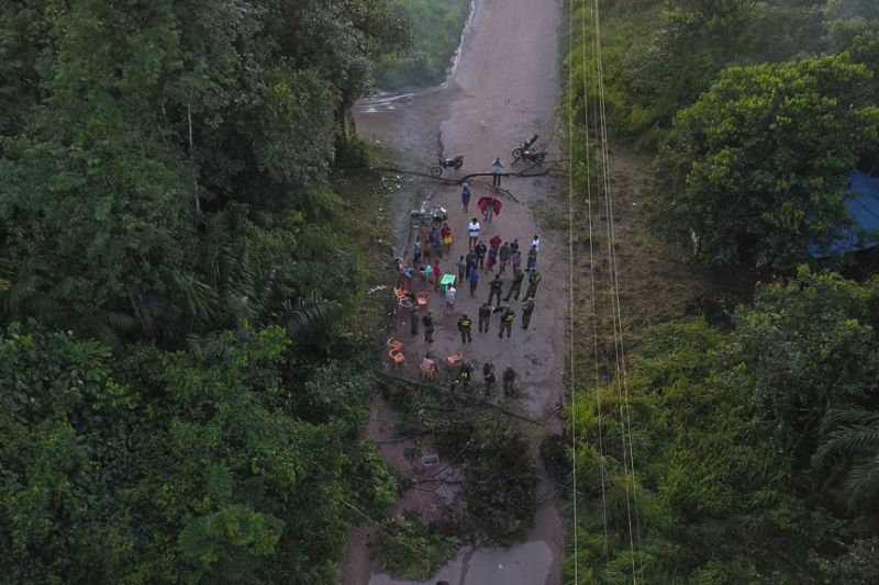 FOTOS AÉREAS DO LIXÃO DE MARITUBA, MORADORES DAS PROXIMIDADES FAZEM PROTESTO CONTRA A VOLTA DO FUNCIONAMENTO DO LIXÃO. <div class='credito_fotos'>Foto: KLEBERSON SANTOS / AG. PARÁ   |   <a href='/midias/2019/originais/2597_whatsappimage2019-06-03at08.27.191.jpg' download><i class='fa-solid fa-download'></i> Download</a></div>