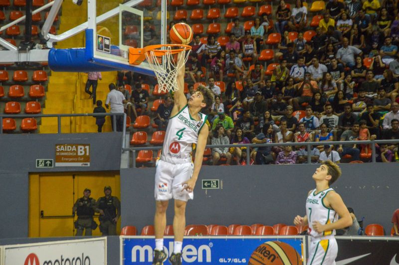  Belém recebe Copa América de Basquete Masculino Sub-17


FOTO: ASCOM SEEL
DATA: 04.06.2019
BELÉM - PARÁ <div class='credito_fotos'>Foto: ASCOM / SEEL   |   <a href='/midias/2019/originais/2605_brasilxportorico4.jpg' download><i class='fa-solid fa-download'></i> Download</a></div>