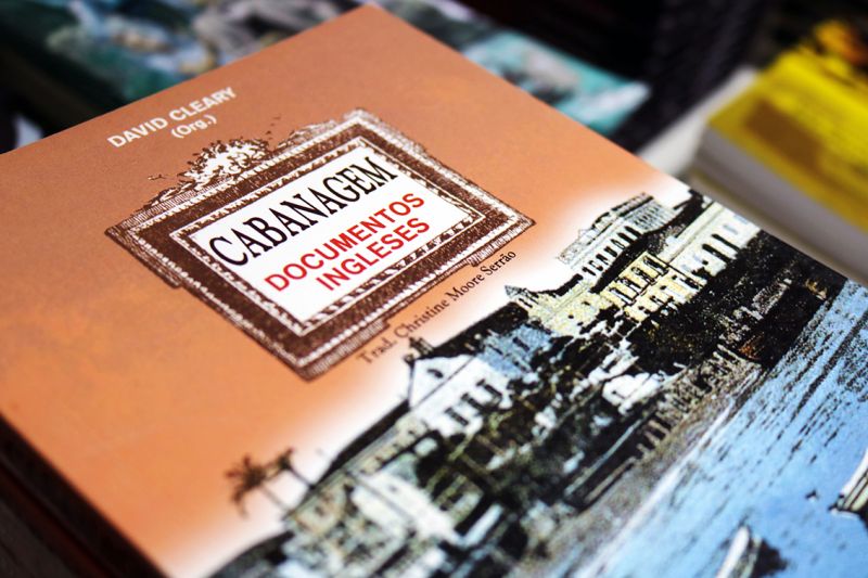 Cerca de 30 títulos publicados pela Imprensa Oficial do Estado (IOEPA) estarão à venda em mais uma ação literária para divulgar as obras dos escritores paraenses e a editora pública da IOEPA, que está em processo de formalização. Desta vez, a ação ocorrerá nesta quarta-fera (5) e quinta-feira (6), das 8h às 18h, no corredor do Instituto de Ciências da Educação da Universidade Federal do Pará (UFPA), localizado na Avenida Augusto Correa, s/n (Terceiro portão), Guamá. <div class='credito_fotos'>Foto: ASCOM IOE   |   <a href='/midias/2019/originais/2609_img_1871.jpg' download><i class='fa-solid fa-download'></i> Download</a></div>
