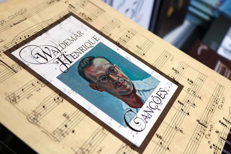 Cerca de 30 títulos publicados pela Imprensa Oficial do Estado (IOEPA) estarão à venda em mais uma ação literária para divulgar as obras dos escritores paraenses e a editora pública da IOEPA, que está em processo de formalização. Desta vez, a ação ocorrerá nesta quarta-fera (5) e quinta-feira (6), das 8h às 18h, no corredor do Instituto de Ciências da Educação da Universidade Federal do Pará (UFPA), localizado na Avenida Augusto Correa, s/n (Terceiro portão), Guamá. <div class='credito_fotos'>Foto: ASCOM IOE   |   <a href='/midias/2019/originais/2609_img_1873.jpg' download><i class='fa-solid fa-download'></i> Download</a></div>