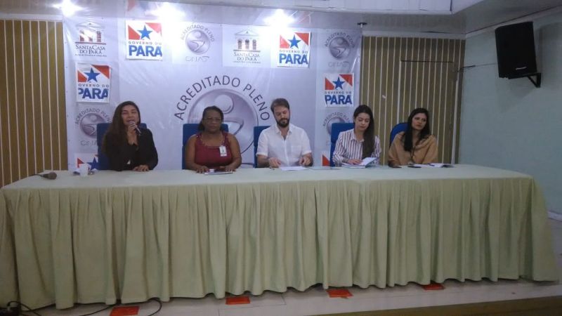 A Fundação Santa Casa de Misericórdia realiza, nesta terça-feira (4), o I Encontro de Formação sobre Assistência para Povos Etnicamente Diversos. Participam representantes de entidades de defesa dos direitos indígenas e quilombolas; além de instituições de saúde, universidades e profissionais que atuam na assistência a grupos etnicamente diversos e interessados no tema. O evento ocorre no auditório da instituição, em Belém. <div class='credito_fotos'>Foto: ASCOM / SANTA CASA   |   <a href='/midias/2019/originais/2610_whatsappimage2019-06-04at14.47.531.jpg' download><i class='fa-solid fa-download'></i> Download</a></div>