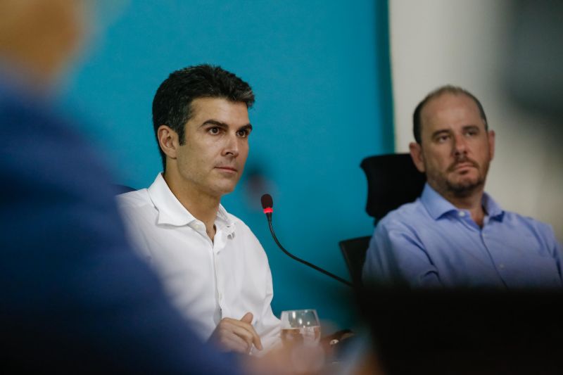 Na próxima segunda-feira (10), o governador Helder Barbalho assina o decreto de criação do programa Territórios Pela Paz, um amplo esforço do Governo Estadual para a diminuição da vulnerabilidade social e o enfrentamento das dinâmicas da violência, a partir da articulação de ações de segurança pública e ações de cidadania em sete bairros da Grande Belém: Guamá, Jurunas, Terra Firme, Benguí e Cabanagem (Belém), Icuí (Ananindeua) e Nova União (Marituba). A Cabanagem será o primeiro território a receber ações do Programa. <div class='credito_fotos'>Foto: Wagner Santana / Ag. Pará   |   <a href='/midias/2019/originais/2637__mg_6047.jpg' download><i class='fa-solid fa-download'></i> Download</a></div>