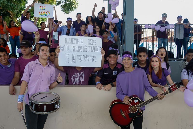 A Escola Estadual de Ensino Fundamental e Médio Jarbas Passarinho, em parceria com a Universidade Federal do Pará (UFPA), Universidade do Estado do Pará (Uepa), Centro Universitário do Estado do Pará (Cesupa) e a Faculdade Estácio do Pará, realizaram no sábado (8), em Belém, a culminância da 1ª Gincana dos Direitos Humanos. O projeto tem sido trabalhando desde o início do ano letivo. <div class='credito_fotos'>Foto: Wagner Santana / Ag. Pará   |   <a href='/midias/2019/originais/2656__j1o9374.jpg' download><i class='fa-solid fa-download'></i> Download</a></div>