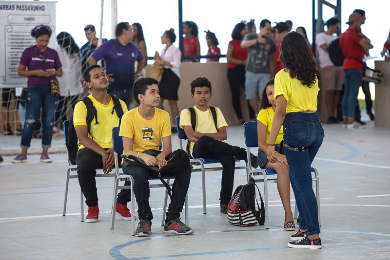 A Escola Estadual de Ensino Fundamental e Médio Jarbas Passarinho, em parceria com a Universidade Federal do Pará (UFPA), Universidade do Estado do Pará (Uepa), Centro Universitário do Estado do Pará (Cesupa) e a Faculdade Estácio do Pará, realizaram no sábado (8), em Belém, a culminância da 1ª Gincana dos Direitos Humanos. O projeto tem sido trabalhando desde o início do ano letivo. <div class='credito_fotos'>Foto: Wagner Santana / Ag. Pará   |   <a href='/midias/2019/originais/2656__j1o9387.jpg' download><i class='fa-solid fa-download'></i> Download</a></div>