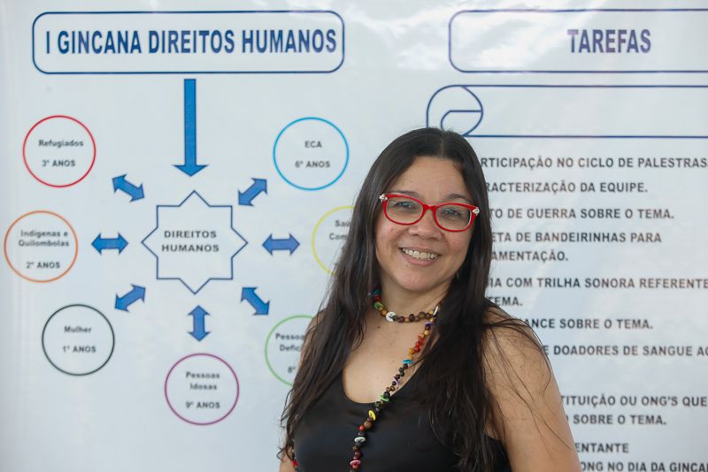 A Escola Estadual de Ensino Fundamental e Médio Jarbas Passarinho, em parceria com a Universidade Federal do Pará (UFPA), Universidade do Estado do Pará (Uepa), Centro Universitário do Estado do Pará (Cesupa) e a Faculdade Estácio do Pará, realizaram no sábado (8), em Belém, a culminância da 1ª Gincana dos Direitos Humanos. O projeto tem sido trabalhando desde o início do ano letivo.
Na foto Patrícia Uchôa. <div class='credito_fotos'>Foto: Wagner Santana / Ag. Pará   |   <a href='/midias/2019/originais/2656_patriciauchoa..jpg' download><i class='fa-solid fa-download'></i> Download</a></div>