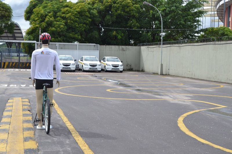 A partir do dia 17 de junho, o exame prático para emissão da Carteira Nacional de Habilitação (CNH) será monitorado por meio de câmeras nos municípios de Castanhal, Paragominas e Santa Izabel. O processo chamado de telemetria garante mais agilidade, segurança e comodidade para usuários e servidores do Departamento de Trânsito do Estado do Pará (Detran).  <div class='credito_fotos'>Foto: ASCOM / DETRAN   |   <a href='/midias/2019/originais/2663_telemetria02.jpg' download><i class='fa-solid fa-download'></i> Download</a></div>