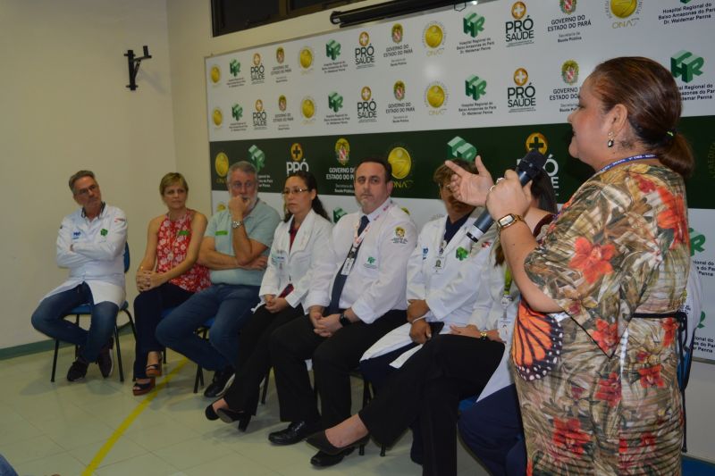 A equipe de pesquisadores do Hospital Regional do Baixo Amazonas (HRBA), localizado em Santarém, tem desenvolvido uma gama de estudos científicos a partir da implantação do Centro de Estudos e Pesquisas da unidade, em fevereiro deste ano. 

FOTO: ASCOM / HRBA
DATA: 11.06.2019
SANTARÉM - PA <div class='credito_fotos'>Foto: Ascom / HRBA   |   <a href='/midias/2019/originais/2666_1capacitacaoteoricaepraticaemimunologiabasicaeavancada2.jpg' download><i class='fa-solid fa-download'></i> Download</a></div>