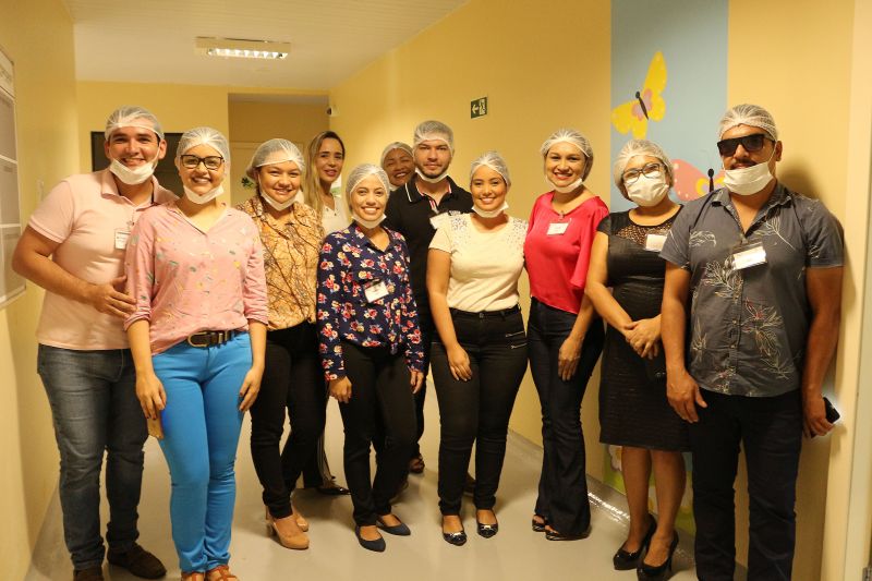 O Banco de Leite Humano do Hospital Materno-Infantil de Barcarena Dra. Anna Turan (HMIB) realizou o 1º encontro de profissionais da saúde em apoio ao aleitamento materno na rede municipal.

FOTO: ASCOM HMIB
DATA: 11.06.2019
BARCARENA - PARÁ <div class='credito_fotos'>Foto: ASCOM / HMIB   |   <a href='/midias/2019/originais/2668_img_9742.jpg' download><i class='fa-solid fa-download'></i> Download</a></div>