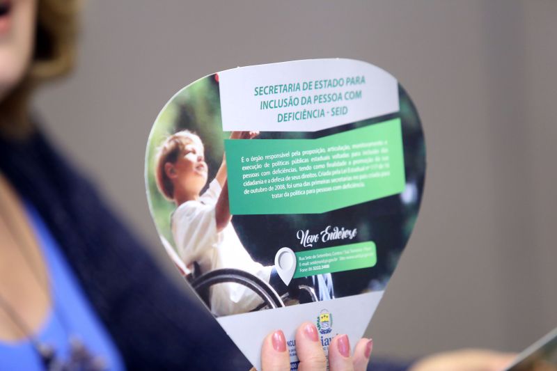 O ouvidor geral do Estado, Arthur Houat, representando o governo do Pará, esteve nesta quarta-feira (12), em Brasília, para tratar de pautas importantes para a garantia de direitos do povo paraense: o combate à violação de direitos humanos e ações de inclusão da pessoa com autismo. <div class='credito_fotos'>Foto: Jailson Sam / Divulgação   |   <a href='/midias/2019/originais/2684_img_5469.jpg' download><i class='fa-solid fa-download'></i> Download</a></div>