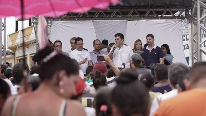 O governador Helder Barbalho e o vice-governador, Lúcio Vale, inauguraram neste sábado (23) a segunda agência do Banco do Estado do Pará (Banpará) em 80 dias de governo, dessa vez no município de Porto de Moz, no oeste paraense. 

FOTO: MARCO SANTOS / AG. PARÁ
DATA: 23.03.3029
PORTO DE MOZ - PARÁ <div class='credito_fotos'>Foto: Marco Santos / Ag. Pará   |   <a href='/midias/2019/originais/26fa43d2-19b0-4a8e-90c3-937341b82002.jpg' download><i class='fa-solid fa-download'></i> Download</a></div>