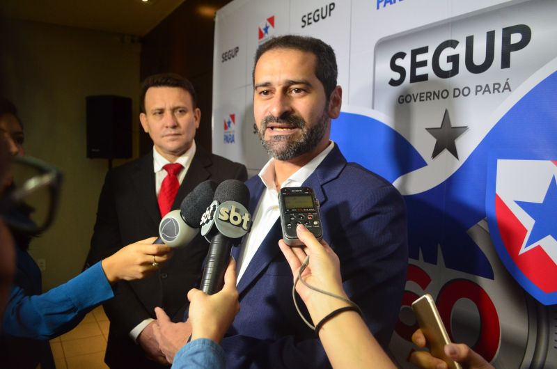 Antes mesmo de sair de casa, a população agora pode observar online as principais vias de tráfego da Região Metropolitana de Belém (RMB) e planejar seu melhor trajeto de trânsito.

FOTO: ELIELSON MODESTO / ASCOM SEGUP
DATA: 15.06.2019
BELÉM - PARÁ <div class='credito_fotos'>Foto: Elielson Modesto / Ascom Segup   |   <a href='/midias/2019/originais/2716_lancamento_site_ciop_cred.elielsonmodesto7.jpg' download><i class='fa-solid fa-download'></i> Download</a></div>