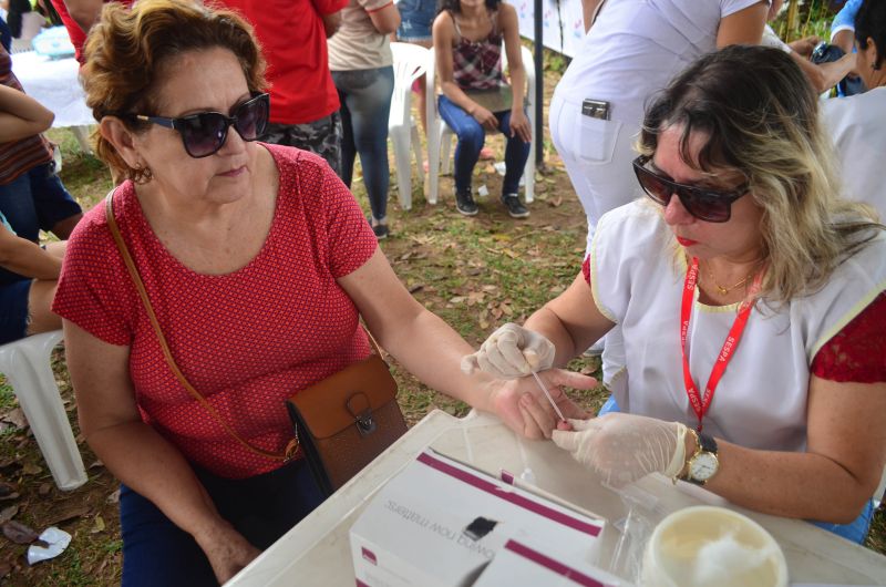 Uma ação cidadania na Praça Amazonas, no bairro do Jurunas, em Belém, ofertou, neste sábado (15), diversos serviços gratuitos à população, para celebrar os 60 anos de fundação da Secretaria de Estado de Segurança Pública e Defesa Social do Pará (Segup).

FOTO: Elielson Modesto / SEGUP PA
DATA: 15.06.2019
BELÉM - PARÁ <div class='credito_fotos'>Foto: Elielson Modesto / Ascom Segup   |   <a href='/midias/2019/originais/2717_dsc_0069.jpg' download><i class='fa-solid fa-download'></i> Download</a></div>